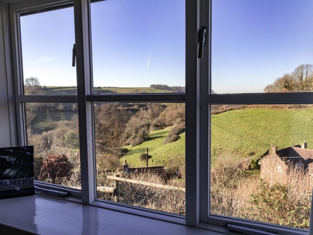 The Three Horseshoes Inn Bridport Esterno foto