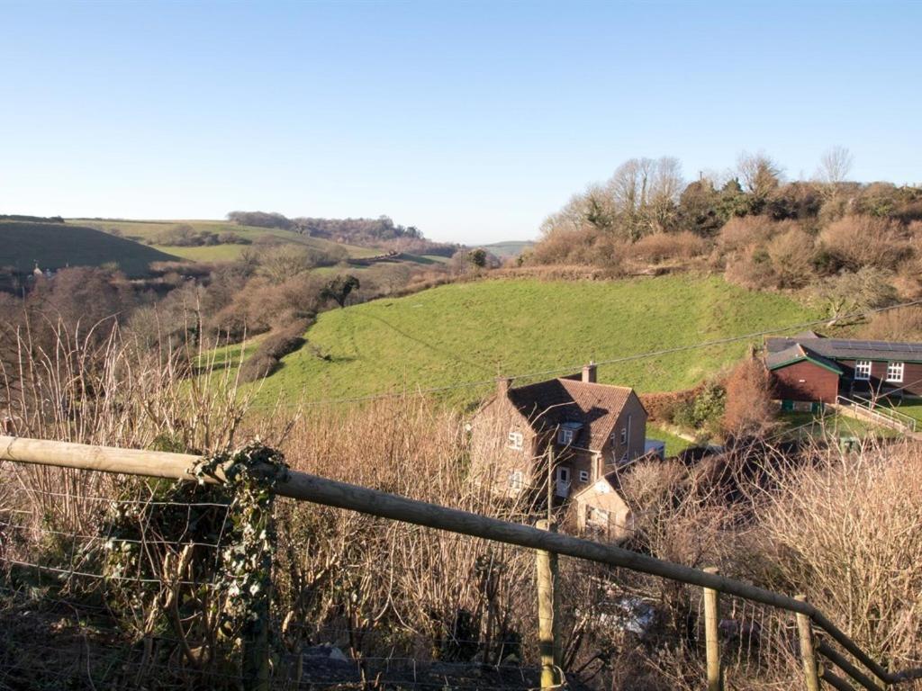 The Three Horseshoes Inn Bridport Esterno foto