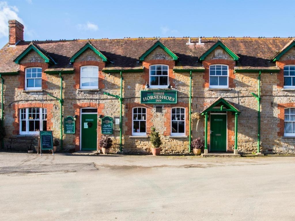 The Three Horseshoes Inn Bridport Esterno foto