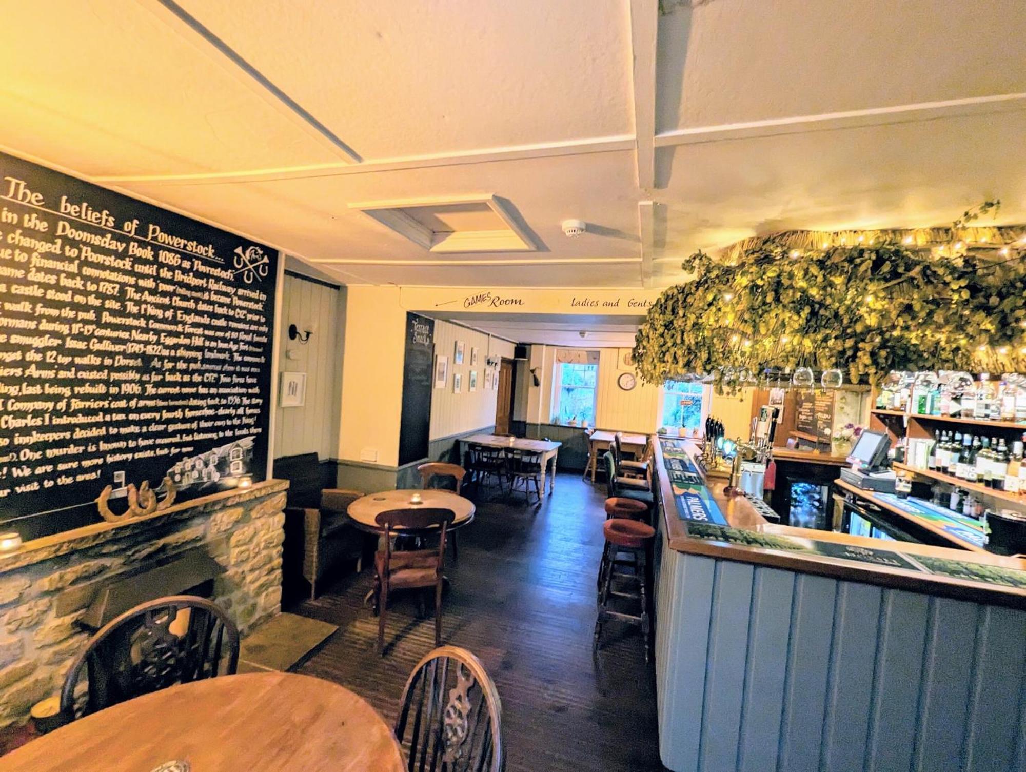 The Three Horseshoes Inn Bridport Esterno foto
