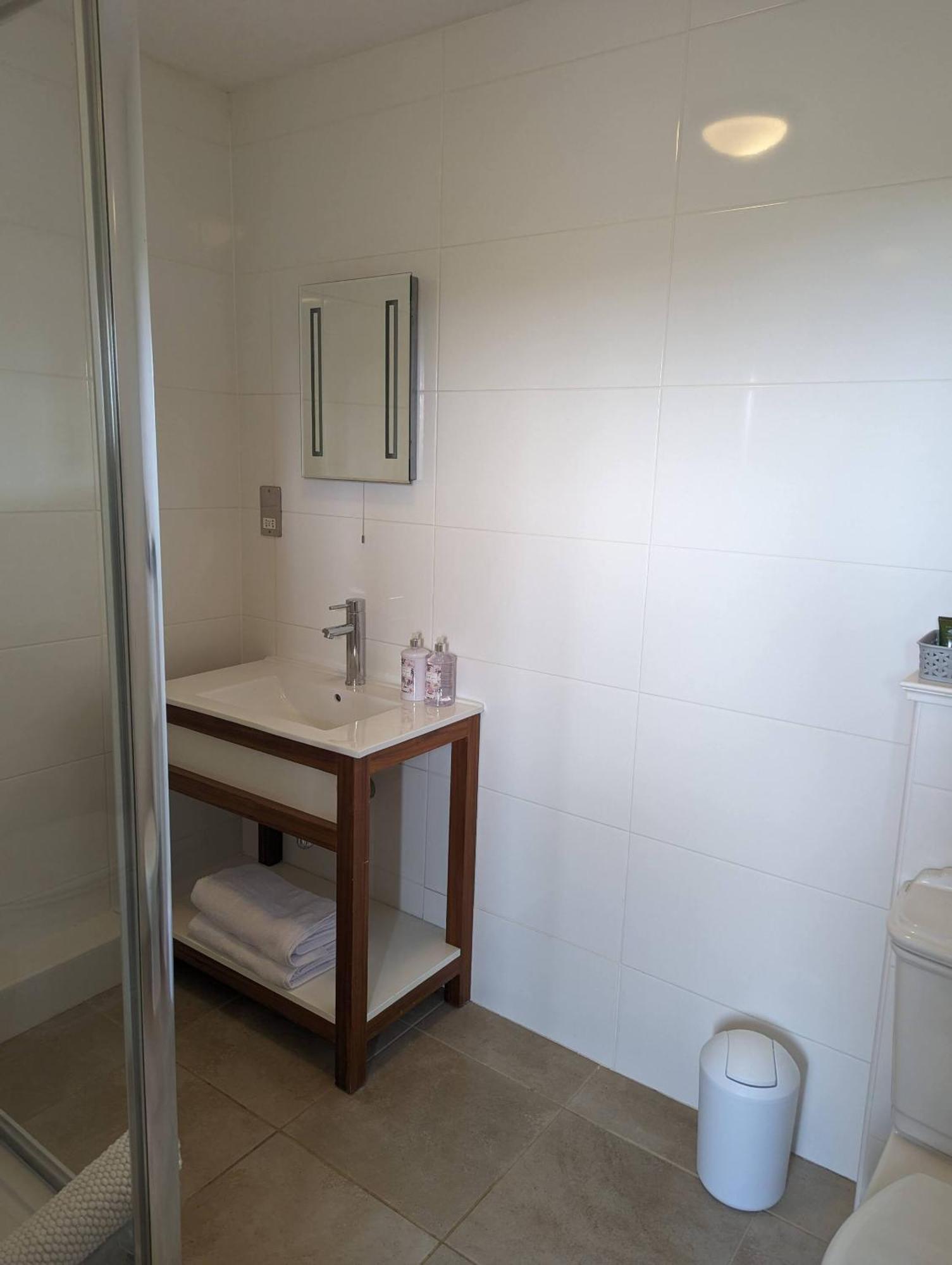 The Three Horseshoes Inn Bridport Esterno foto