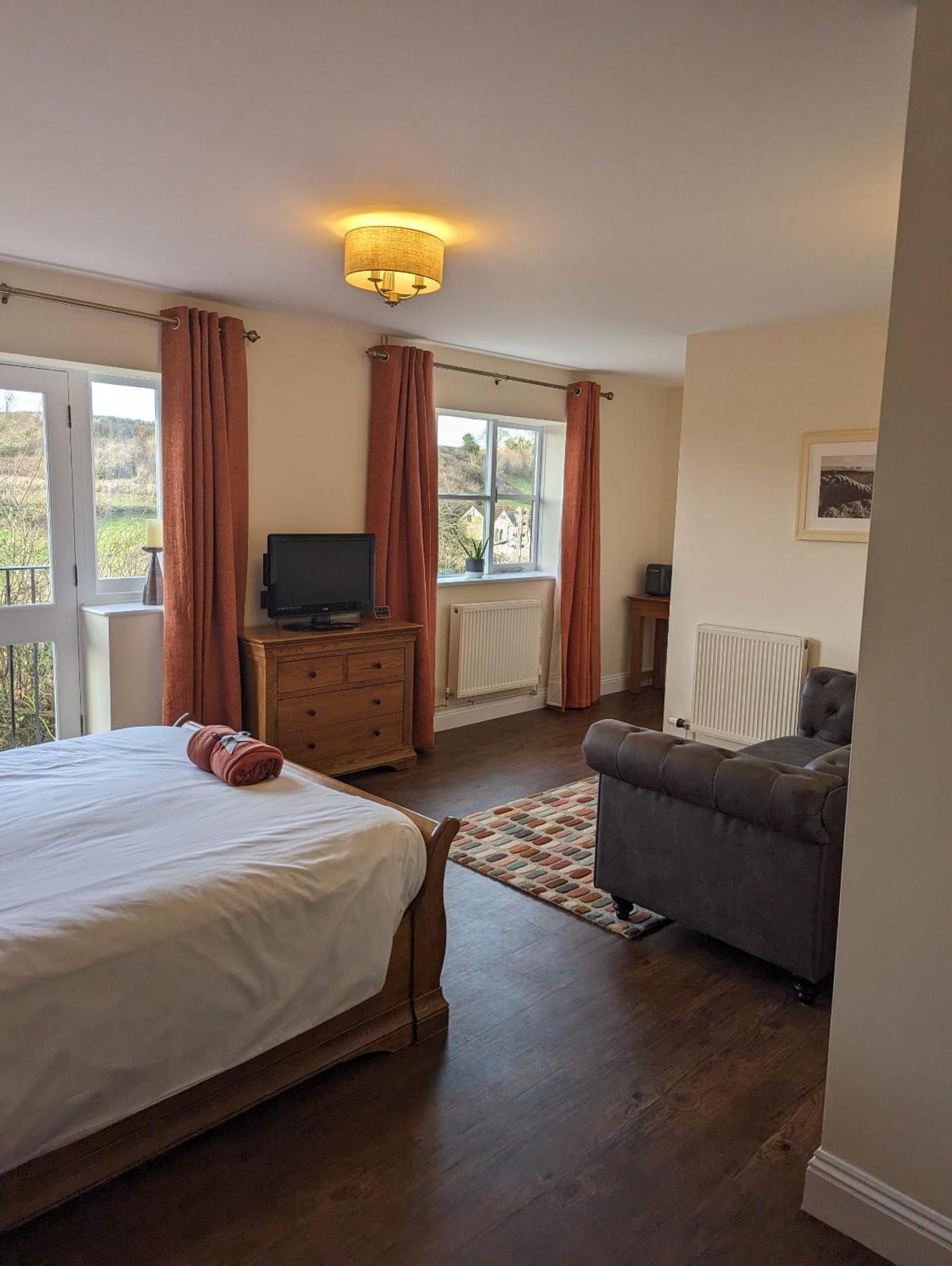 The Three Horseshoes Inn Bridport Esterno foto