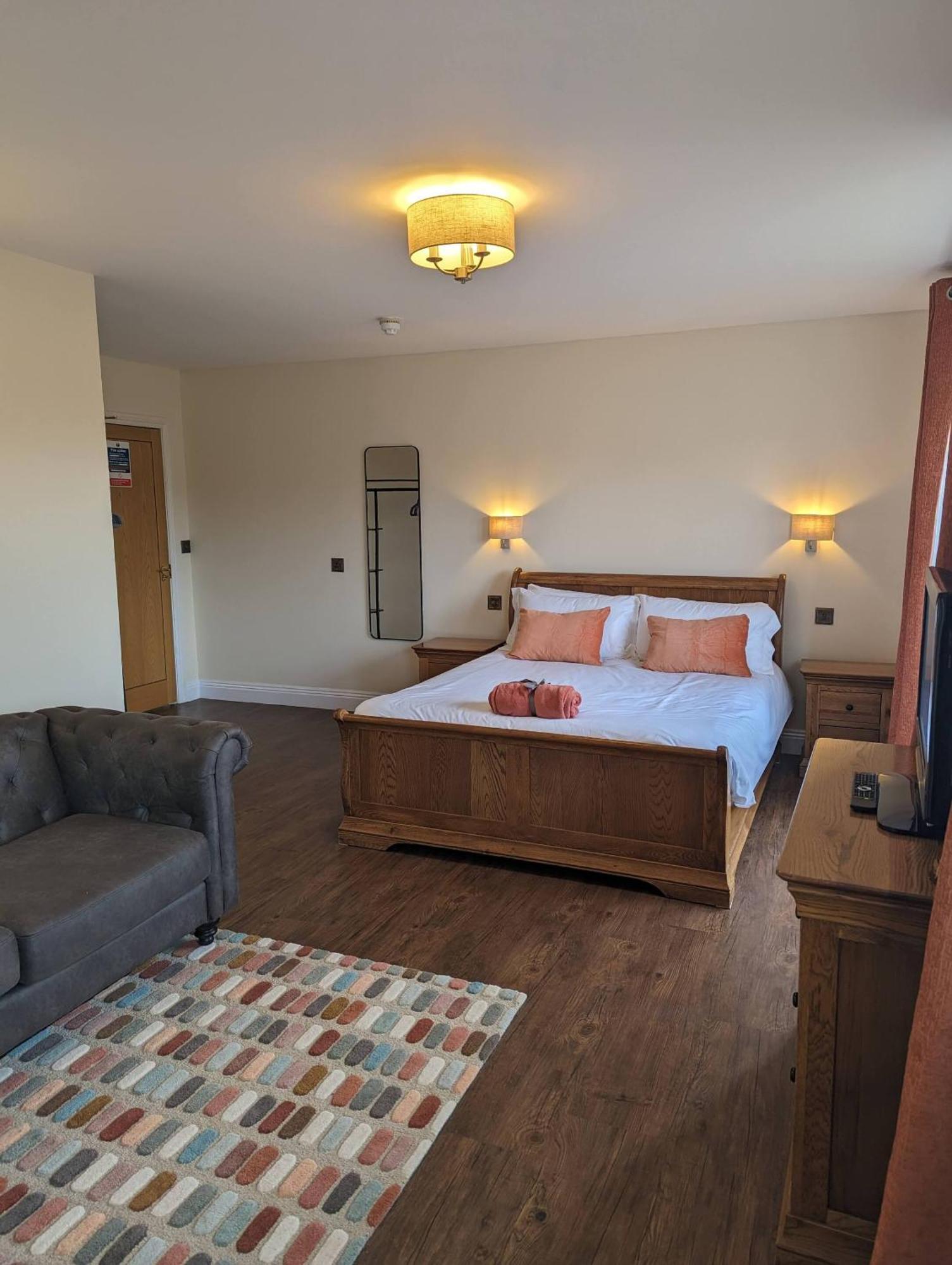 The Three Horseshoes Inn Bridport Esterno foto